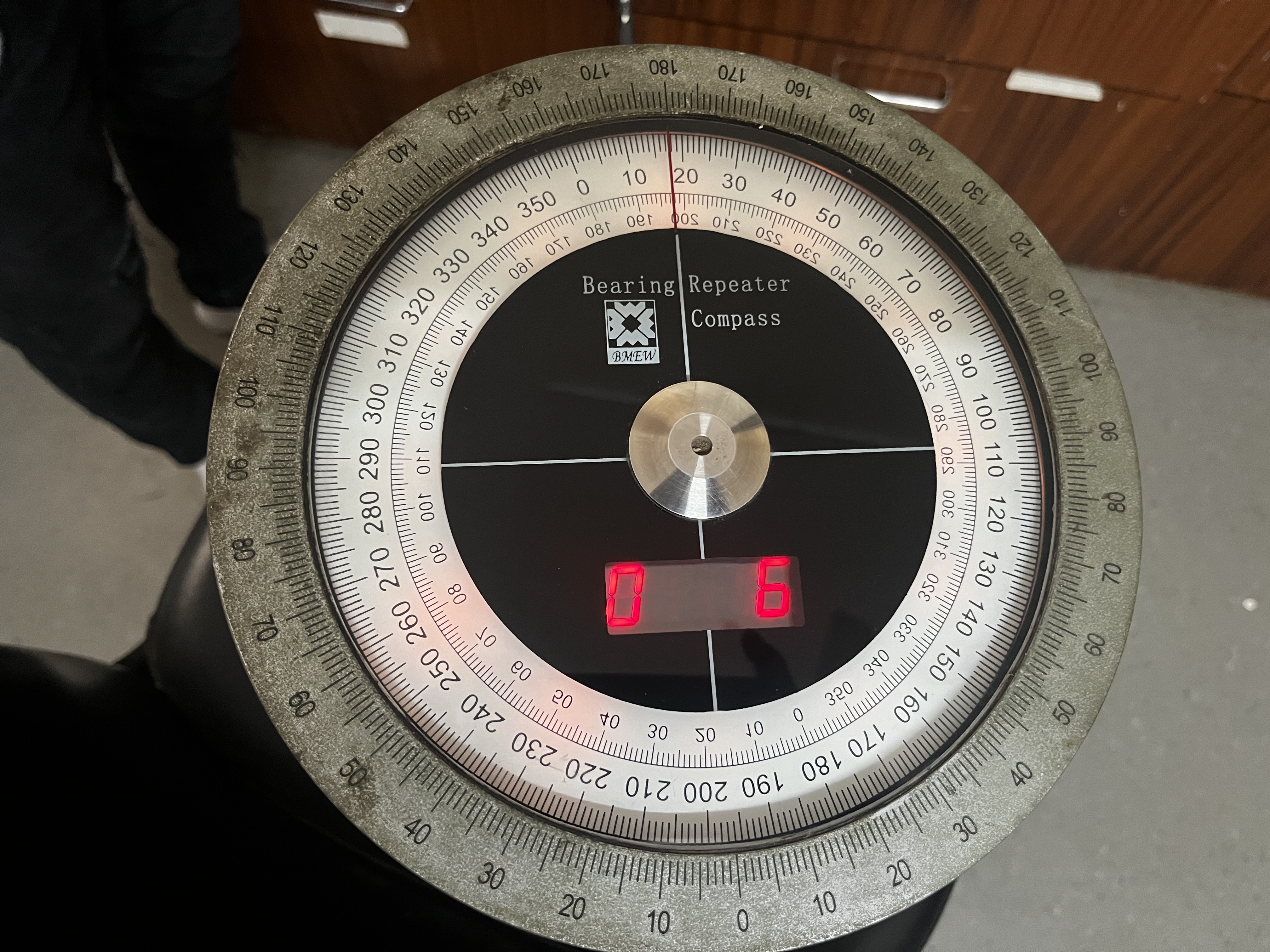 Bearing Repeater BMEW — refurbished bridge & navigation equipment