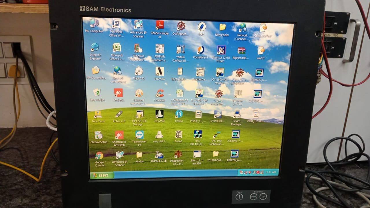 Lyngso Lyngso Marine Lauer TFM19L-230, 19 Inch LCD — refurbished automation & control systems